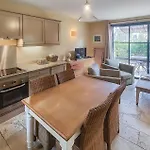 1 Bedroom Awesome In Saint-laurent-de-la-ca