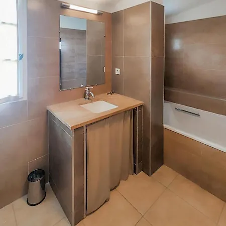 1 Bedroom Gorgeous Home In Saint-Laurent-De-La-Ca