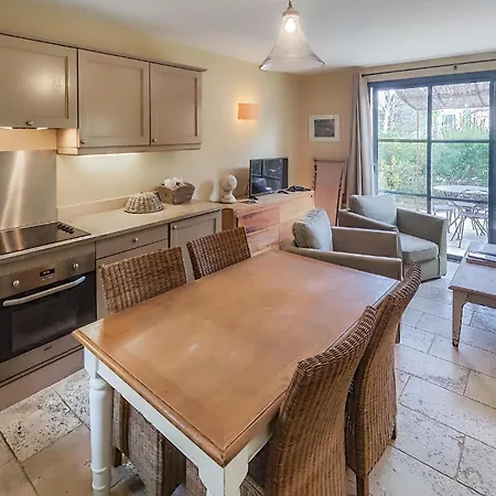 1 Bedroom Gorgeous Home In Saint-Laurent-De-La-Ca